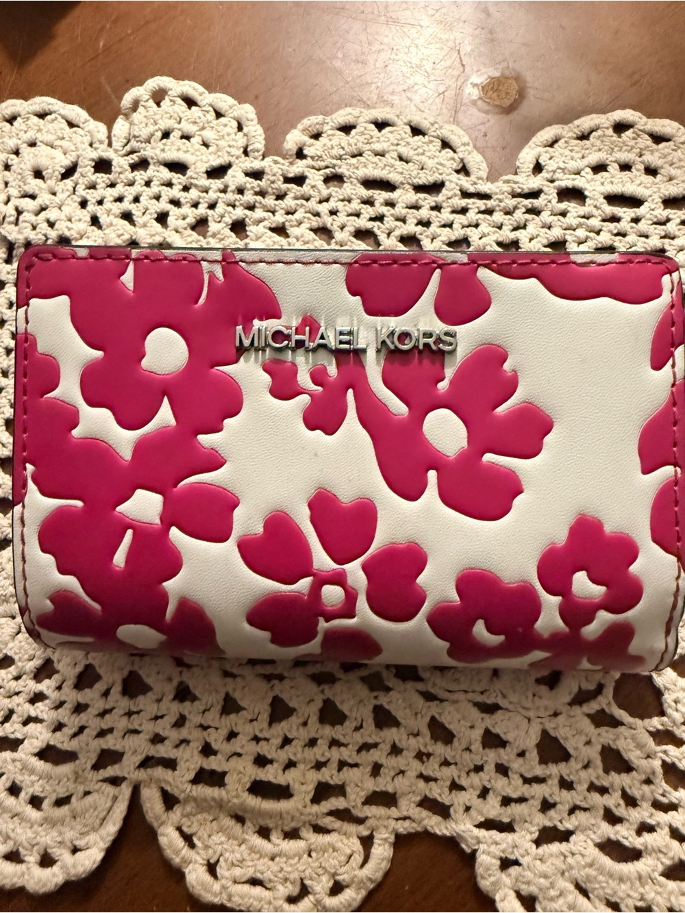 Michael Kors Jet Set Medium Floral Print Bi-Fold Wallet